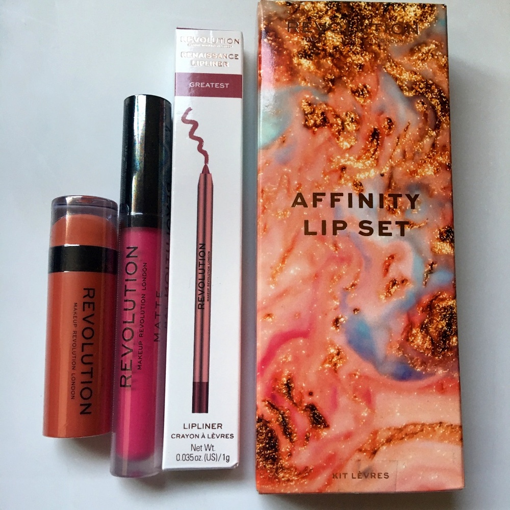 Affinity Lip Set Makeup Revolution NEW